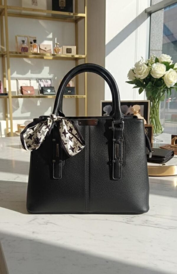 Monochrome Bag – Minimalist Elegance for Every Occasion